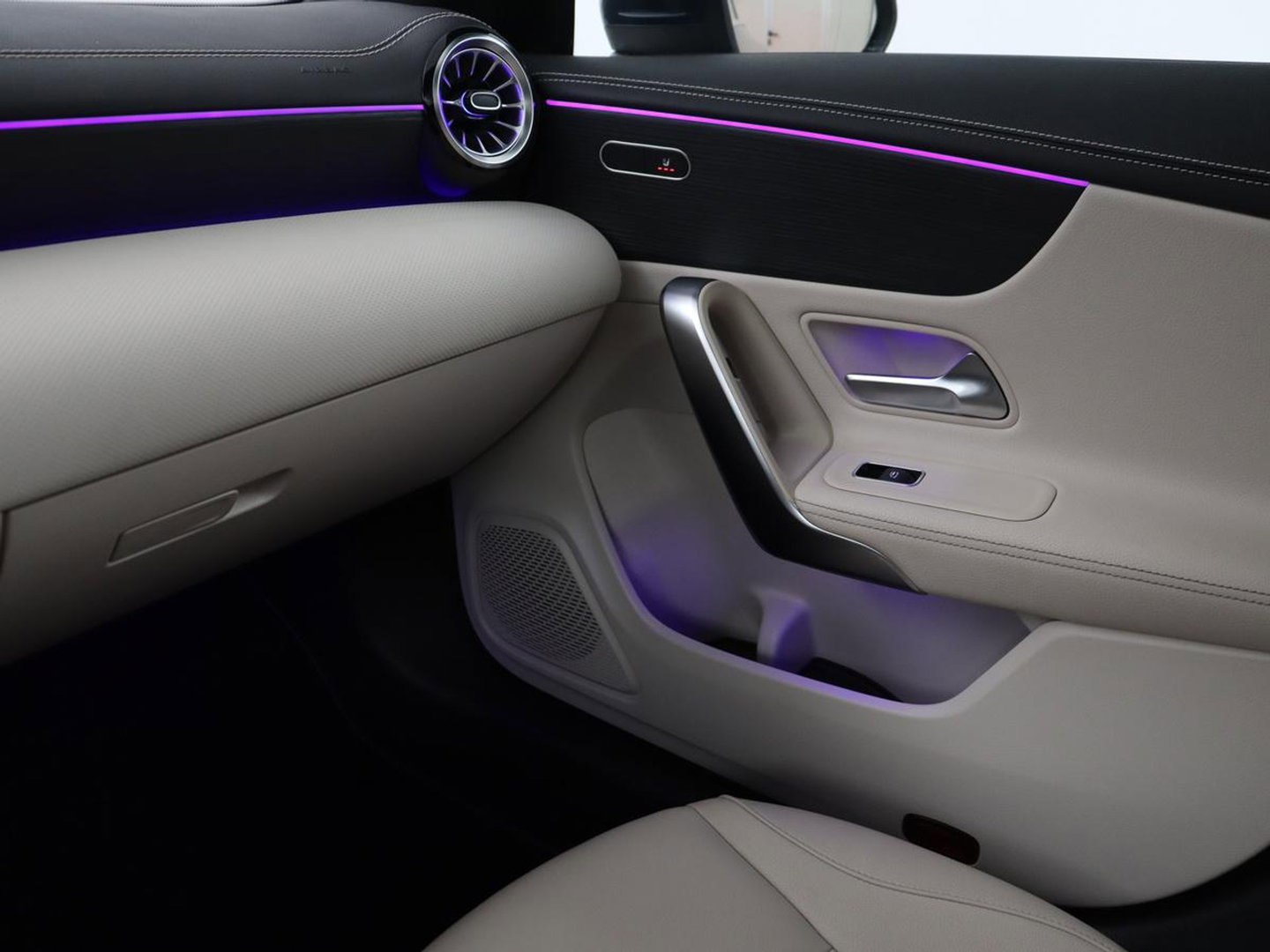 Mercedes-Benz CLA-Klasse Shooting Brake 200 Luxury Line