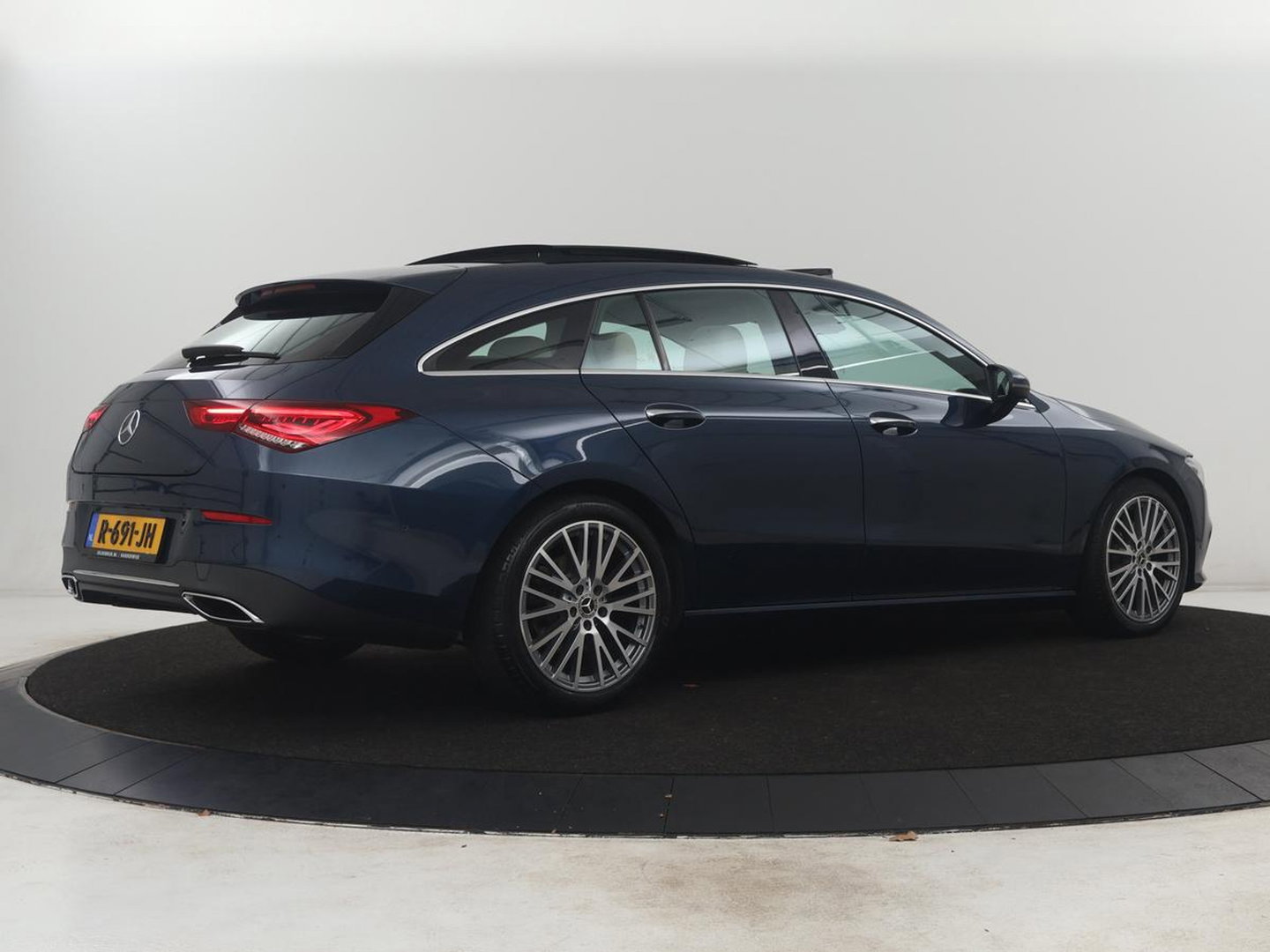 Mercedes-Benz CLA-Klasse Shooting Brake 200 Luxury Line