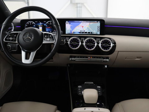 Mercedes-Benz CLA-Klasse Shooting Brake 200 Luxury Line