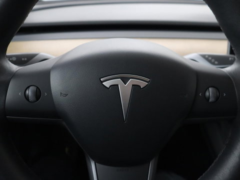 Tesla Model 3 Standard RWD Plus 60 kWh