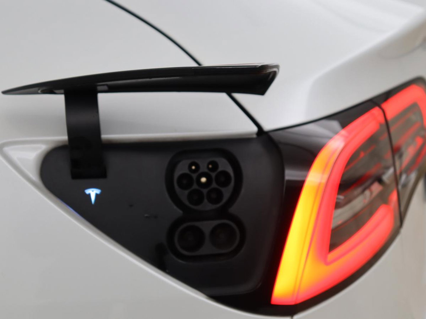 Tesla Model 3 Standard RWD Plus 60 kWh