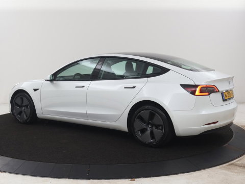 Tesla Model 3 Standard RWD Plus 60 kWh