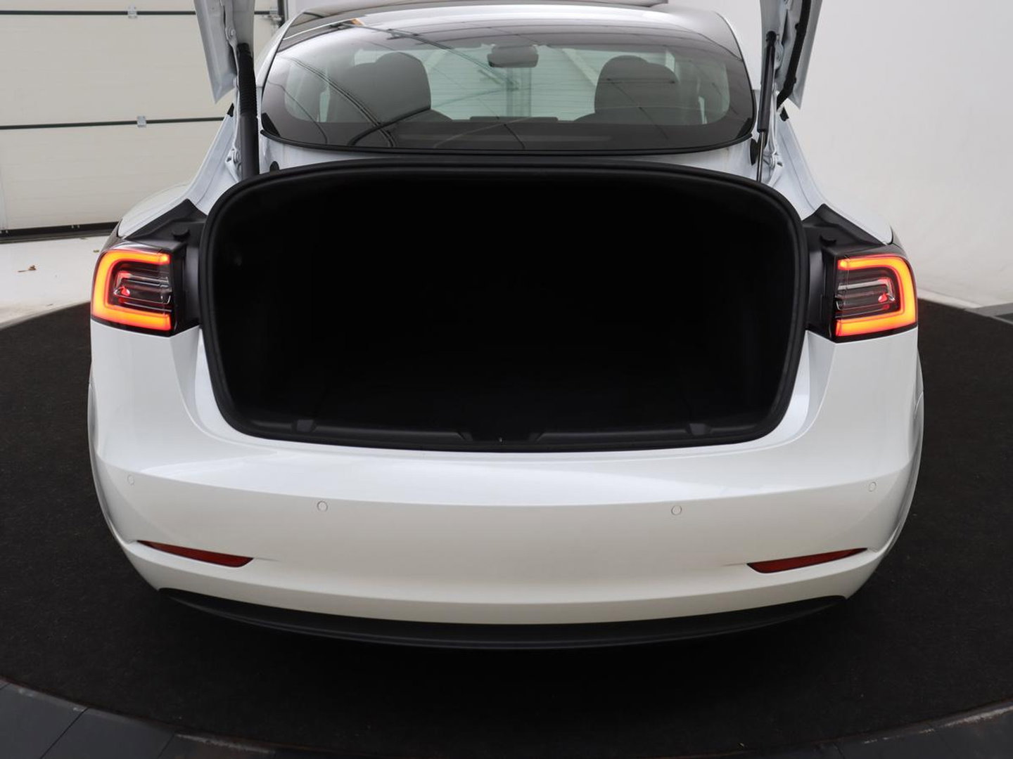 Tesla Model 3 Standard RWD Plus 60 kWh