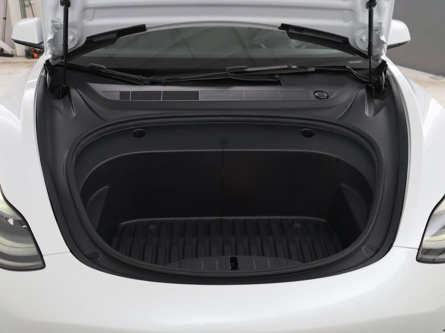 Tesla Model 3 Standard RWD Plus 60 kWh