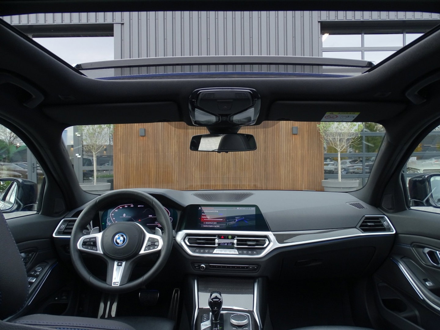 BMW 3-serie 330e 292PK M-sport / M-Stoel / Carbon / Laser / 360° / BTW