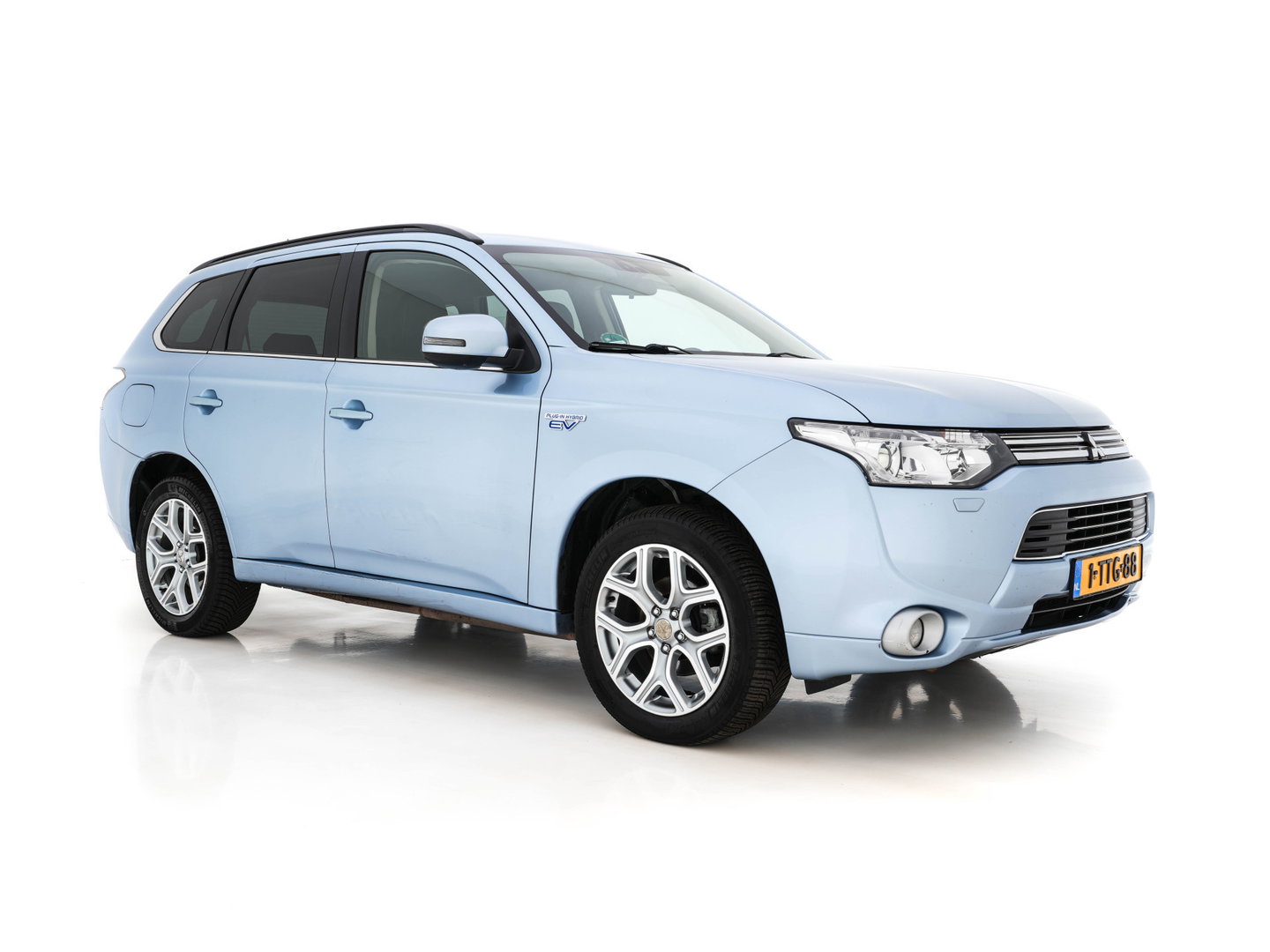 Mitsubishi Outlander 2.0 PHEV Executive Edition AWD Aut. *LEATHER-FABRIC | XENON | NAVI-FULLMAP | CAMERA | KEYLESS | DAB+ | ROCKFORD-AUDIO | COMFORTSEATS | PRIVACY-GLASS | SHIFTPADDLES |  18''ALU*