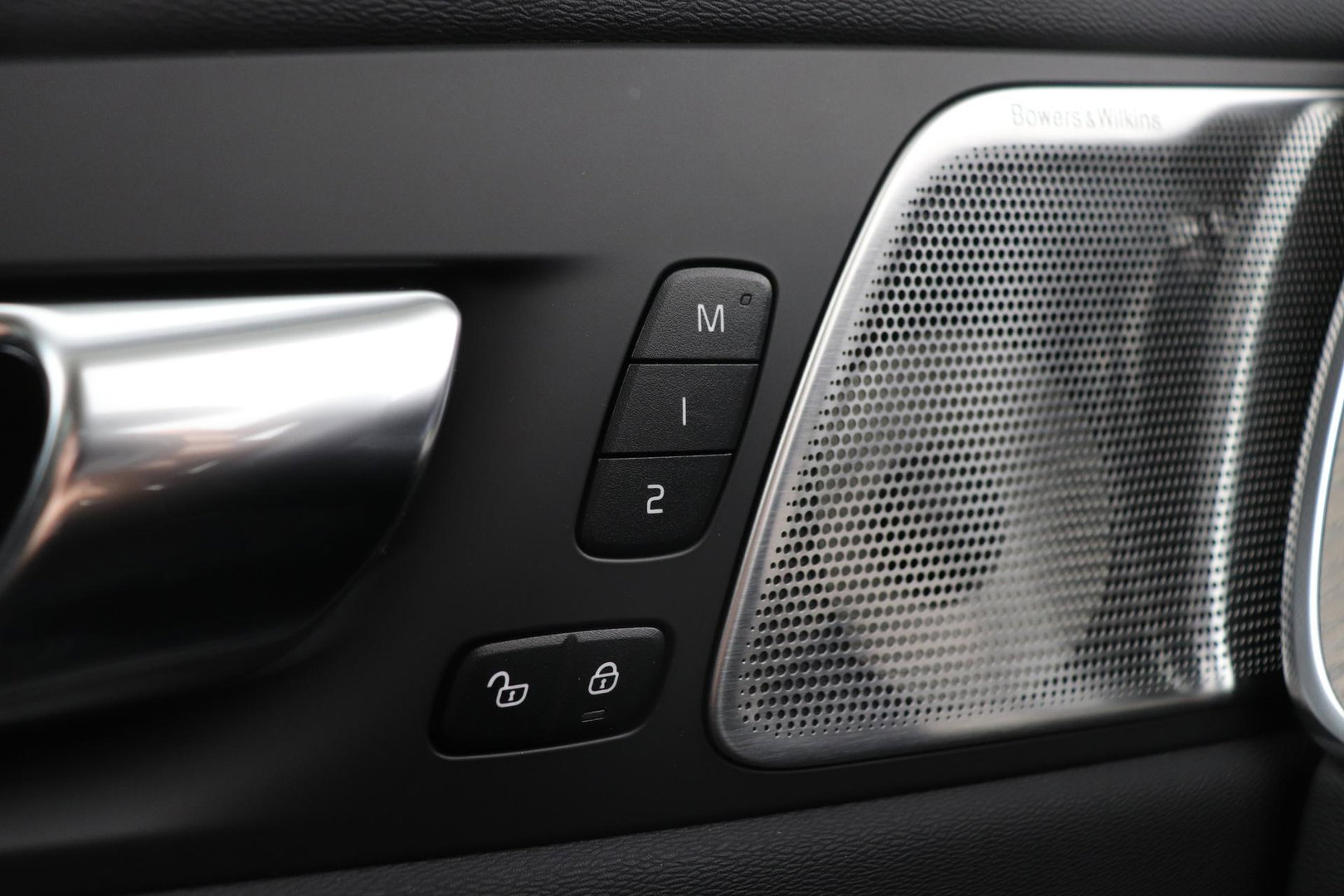 Volvo XC60 T6 Inscription | Bowers&Wilkins | Luchtvering | Panoramadak | 360° Camera | Head-Up | BLIS | Stoel+Stuurverwarming | ACC