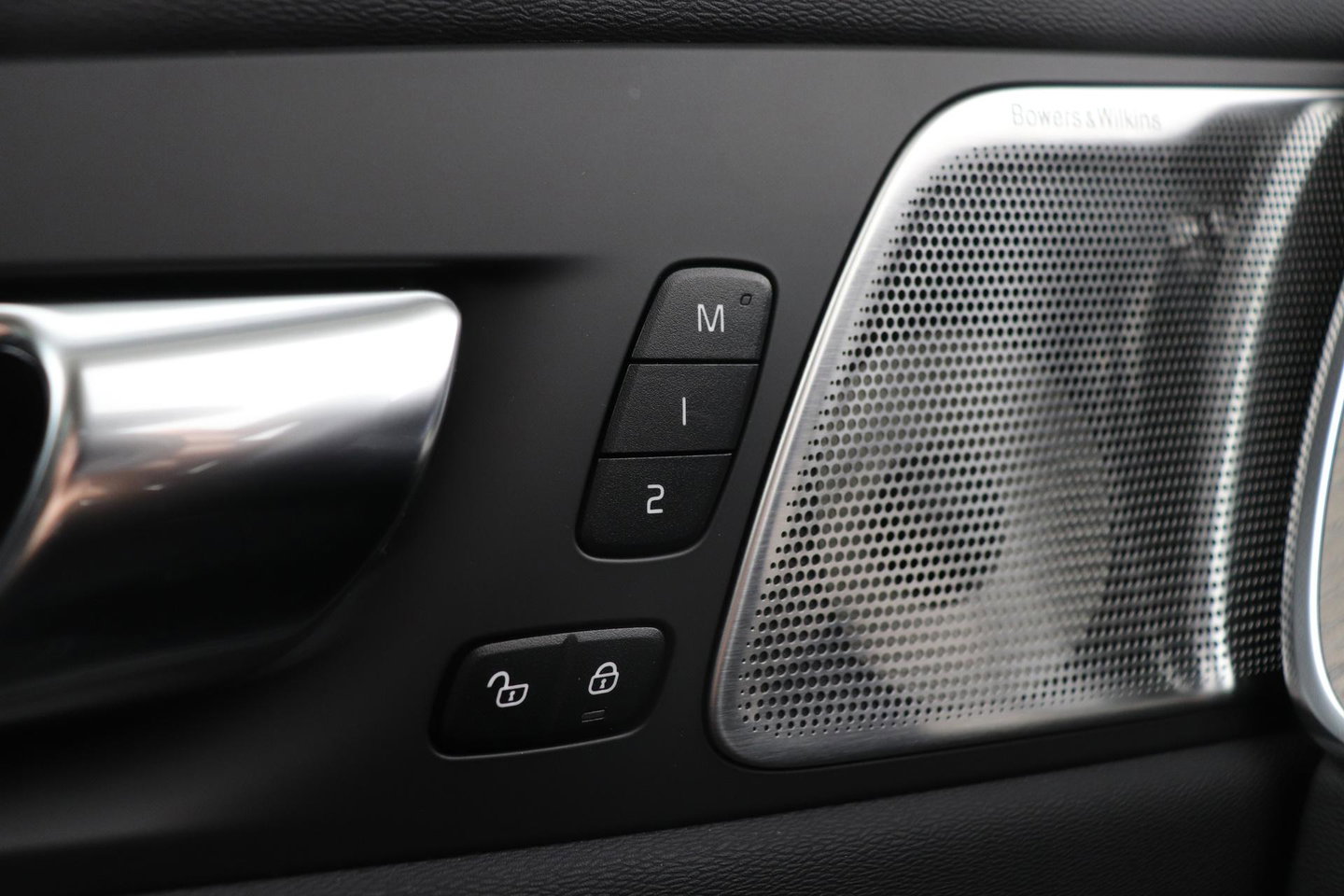 Volvo XC60 T6 Inscription | Bowers&Wilkins | Luchtvering | Panoramadak | 360° Camera | Head-Up | BLIS | Stoel+Stuurverwarming | ACC