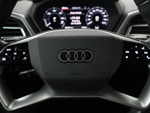 Audi Q4 e-tron 40 Advanced edition 77 kWh | SOH 96,2 % | Achteruitrijcamera | Trekhaak | Cruisecontrol adaptief | Virtual display | Elektrische achterklep