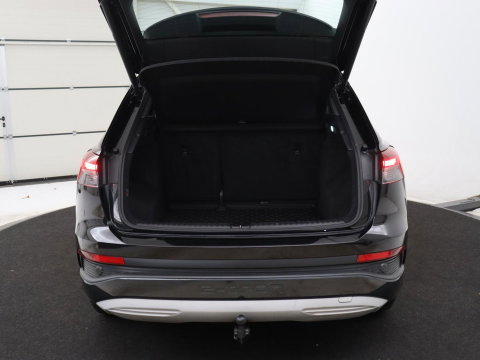 Audi Q4 e-tron 40 Advanced edition 77 kWh | SOH 96,2 % | Achteruitrijcamera | Trekhaak | Cruisecontrol adaptief | Virtual display | Elektrische achterklep