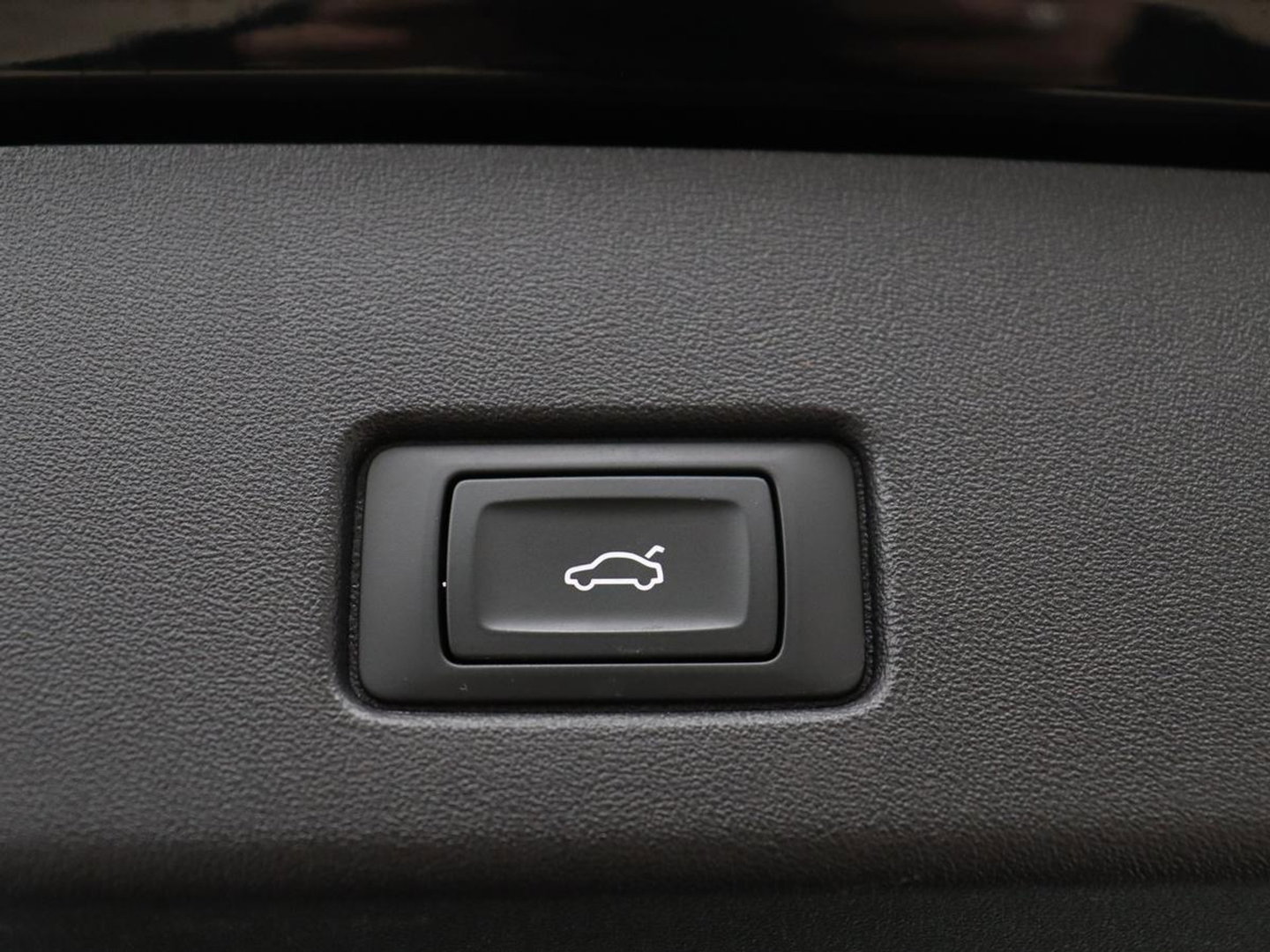 Audi Q4 e-tron 40 Advanced edition 77 kWh | SOH 96,2 % | Achteruitrijcamera | Trekhaak | Cruisecontrol adaptief | Virtual display | Elektrische achterklep
