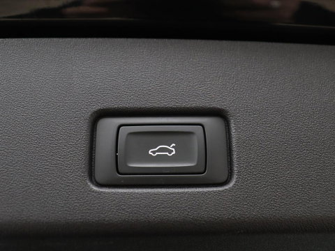 Audi Q4 e-tron 40 Advanced edition 77 kWh | SOH 96,2 % | Achteruitrijcamera | Trekhaak | Cruisecontrol adaptief | Virtual display | Elektrische achterklep