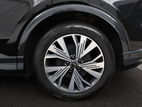 Audi Q4 e-tron 40 Advanced edition 77 kWh | SOH 96,2 % | Achteruitrijcamera | Trekhaak | Cruisecontrol adaptief | Virtual display | Elektrische achterklep
