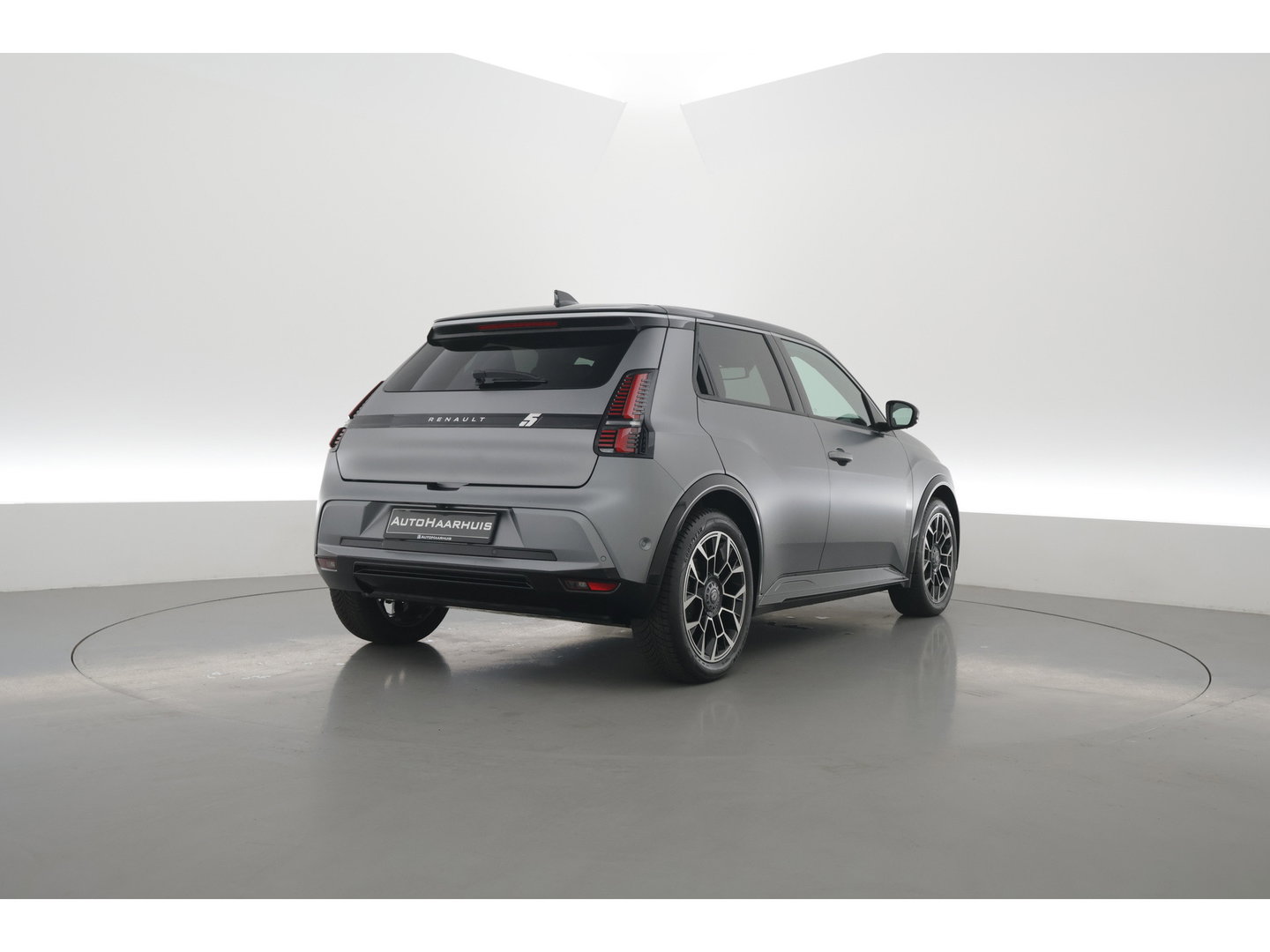 Renault 5 comfort range Roland-Garros 52 kWh | Rijklaar! | MAT Grijs | Pack Safety & Advanced Driving Assist | Camera | All seasons