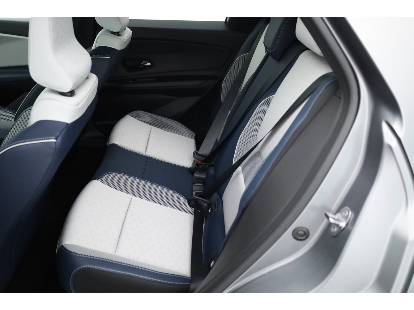 Renault 5 comfort range Roland-Garros 52 kWh | Rijklaar! | MAT Grijs | Pack Safety & Advanced Driving Assist | Camera | All seasons