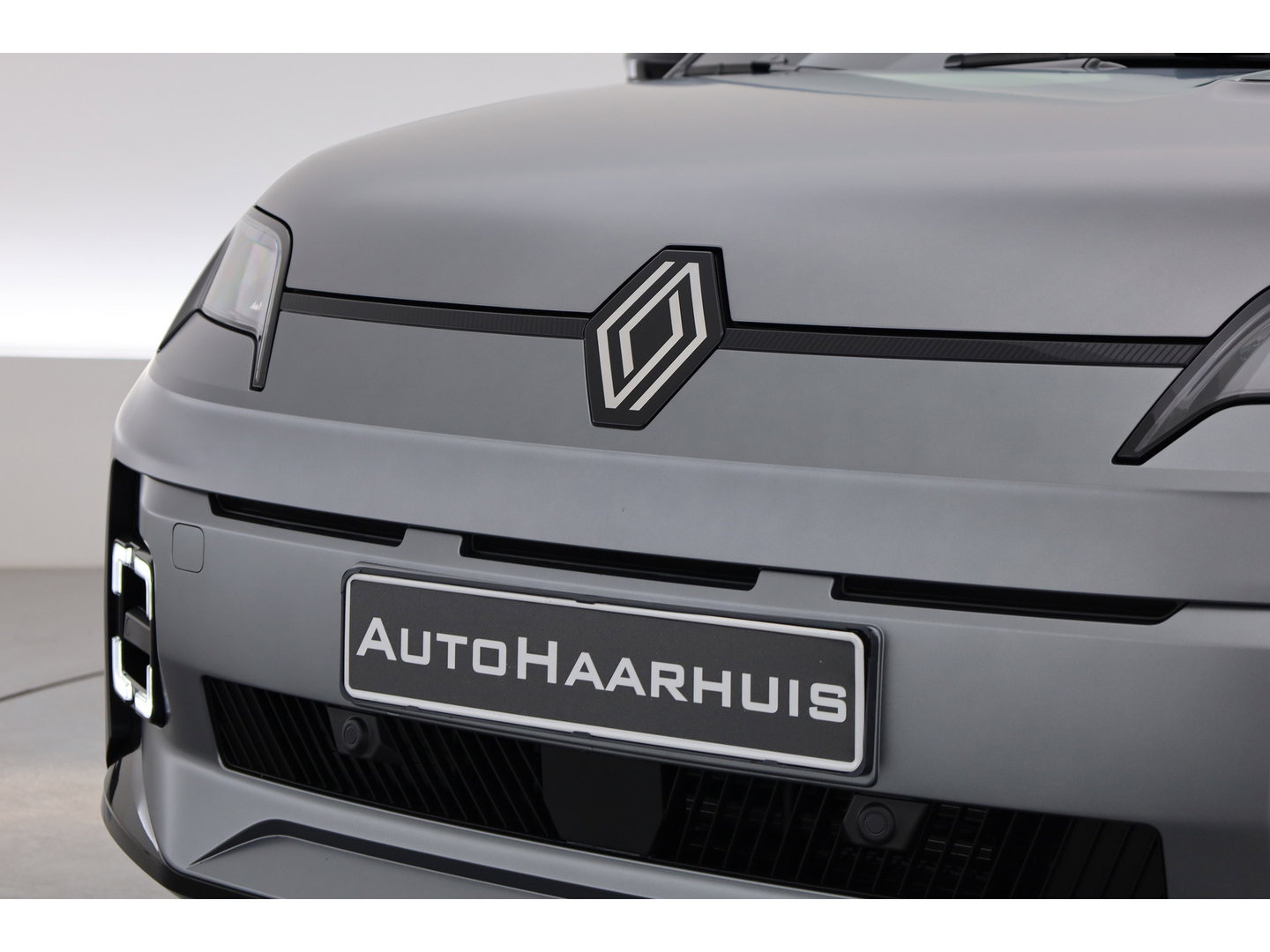 Renault 5 comfort range Roland-Garros 52 kWh | Rijklaar! | MAT Grijs | Pack Safety & Advanced Driving Assist | Camera | All seasons