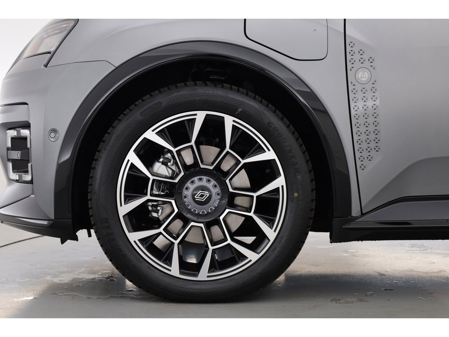 Renault 5 comfort range Roland-Garros 52 kWh | Rijklaar! | MAT Grijs | Pack Safety & Advanced Driving Assist | Camera | All seasons