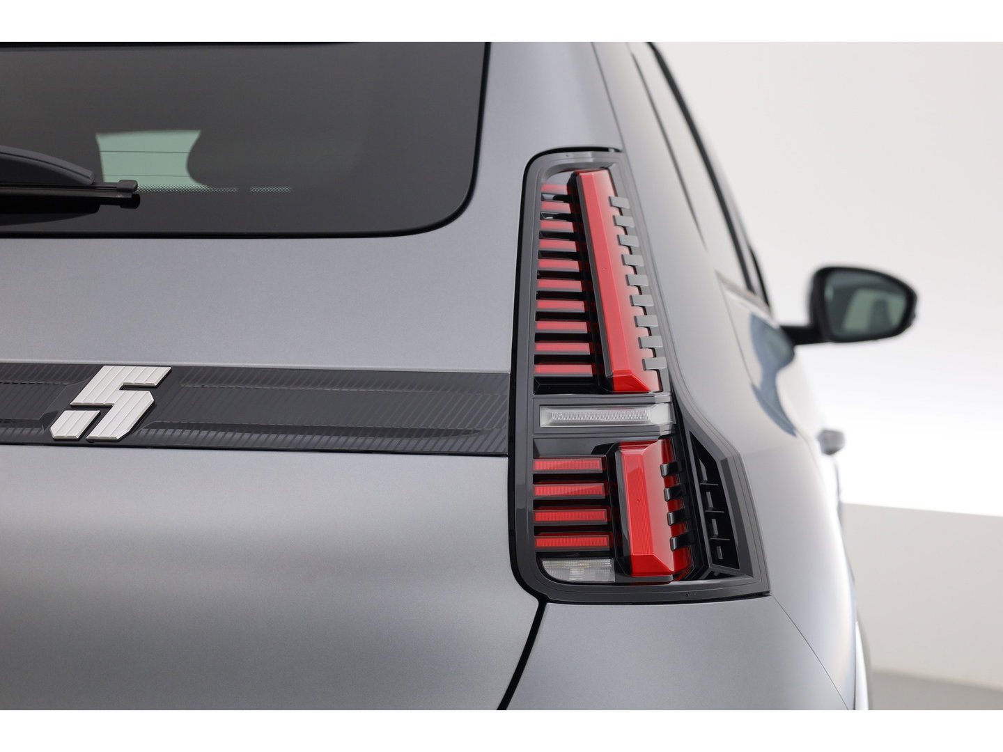Renault 5 comfort range Roland-Garros 52 kWh | Rijklaar! | MAT Grijs | Pack Safety & Advanced Driving Assist | Camera | All seasons