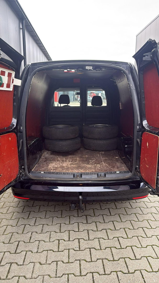 Volkswagen Caddy 2.0 TDI L2 Maxi EURO6 Leer Airco Cruise ZWART LM
