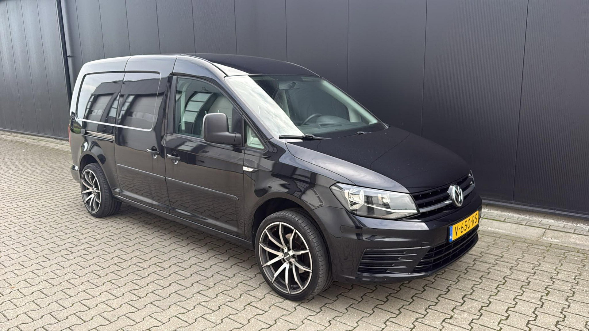Volkswagen Caddy 2.0 TDI L2 Maxi EURO6 Leer Airco Cruise ZWART LM