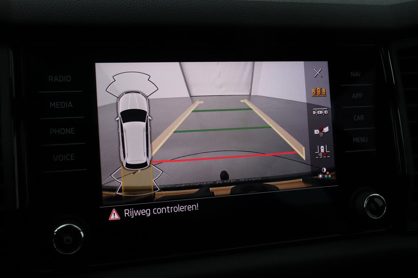 Škoda Kodiaq 1.5 TSI Sportline Business 7p. | Panoramadak | ACC | Trekhaak | Keyless | Stoel+Stuurverwarming | Camera | Lane Assist