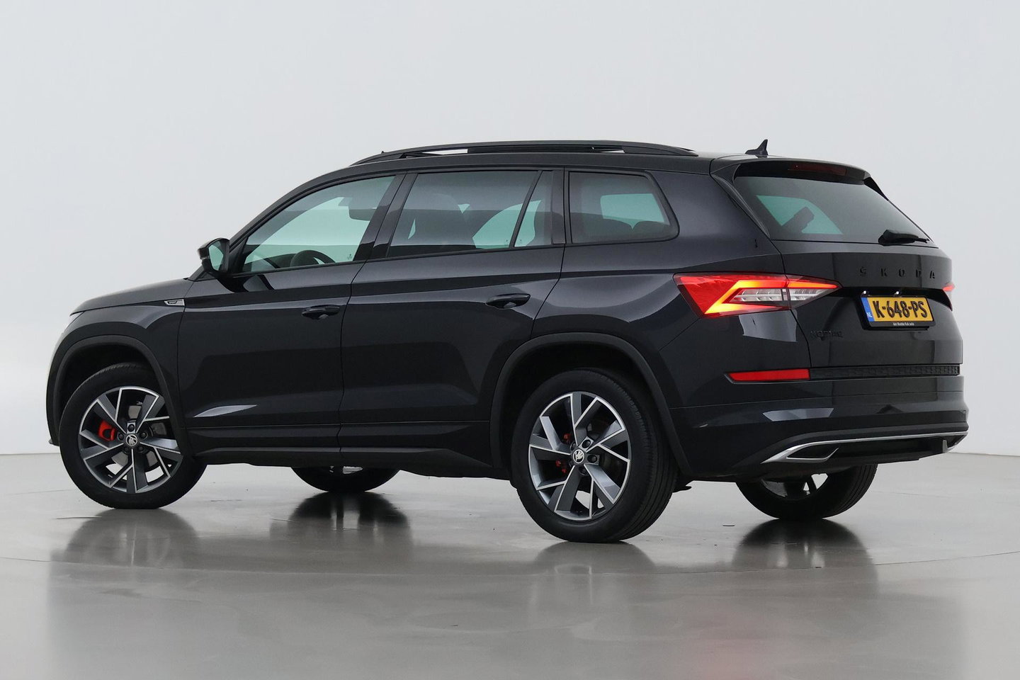 Škoda Kodiaq 1.5 TSI Sportline Business 7p. | Panoramadak | ACC | Trekhaak | Keyless | Stoel+Stuurverwarming | Camera | Lane Assist