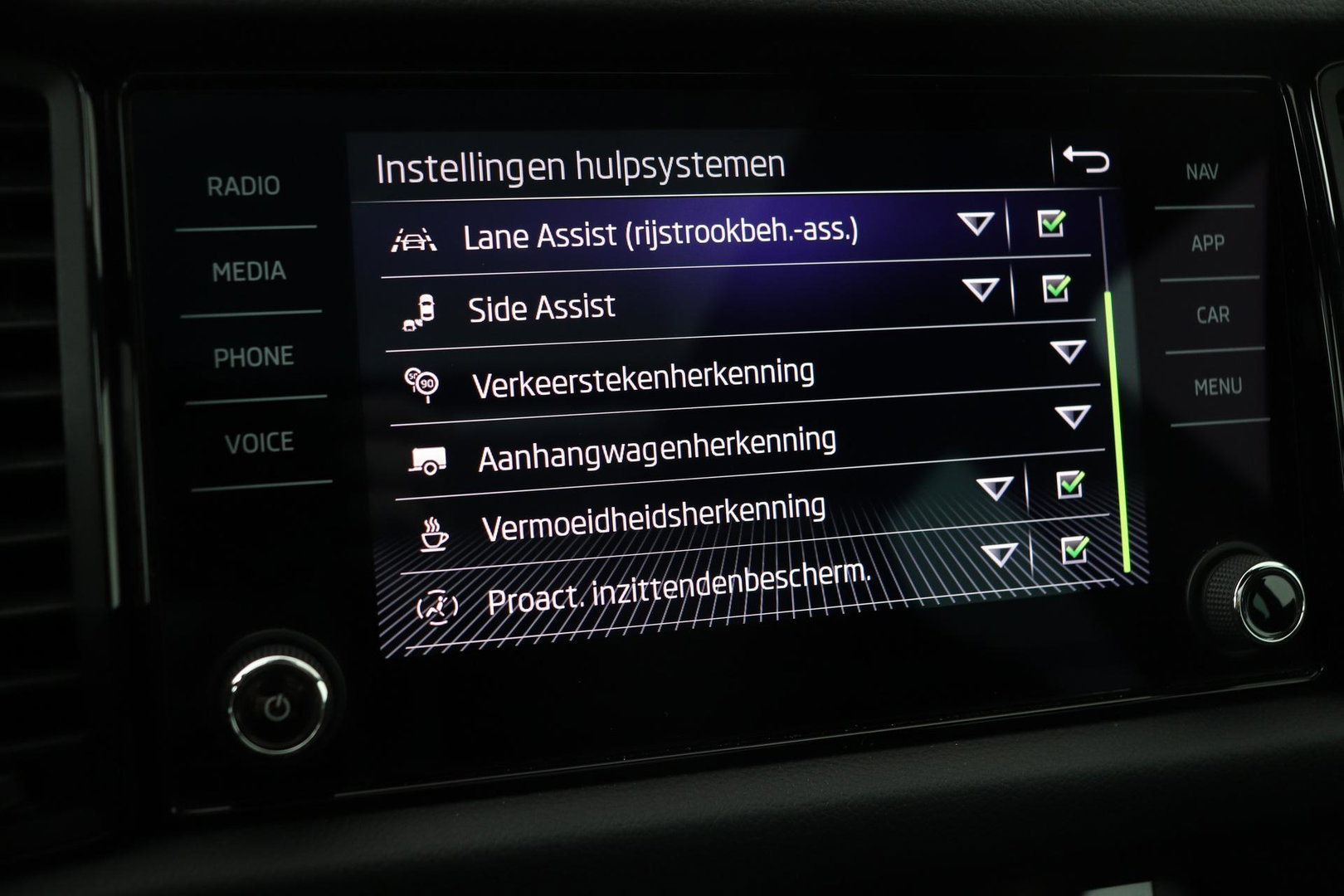 Škoda Kodiaq 1.5 TSI Sportline Business 7p. | Panoramadak | ACC | Trekhaak | Keyless | Stoel+Stuurverwarming | Camera | Lane Assist
