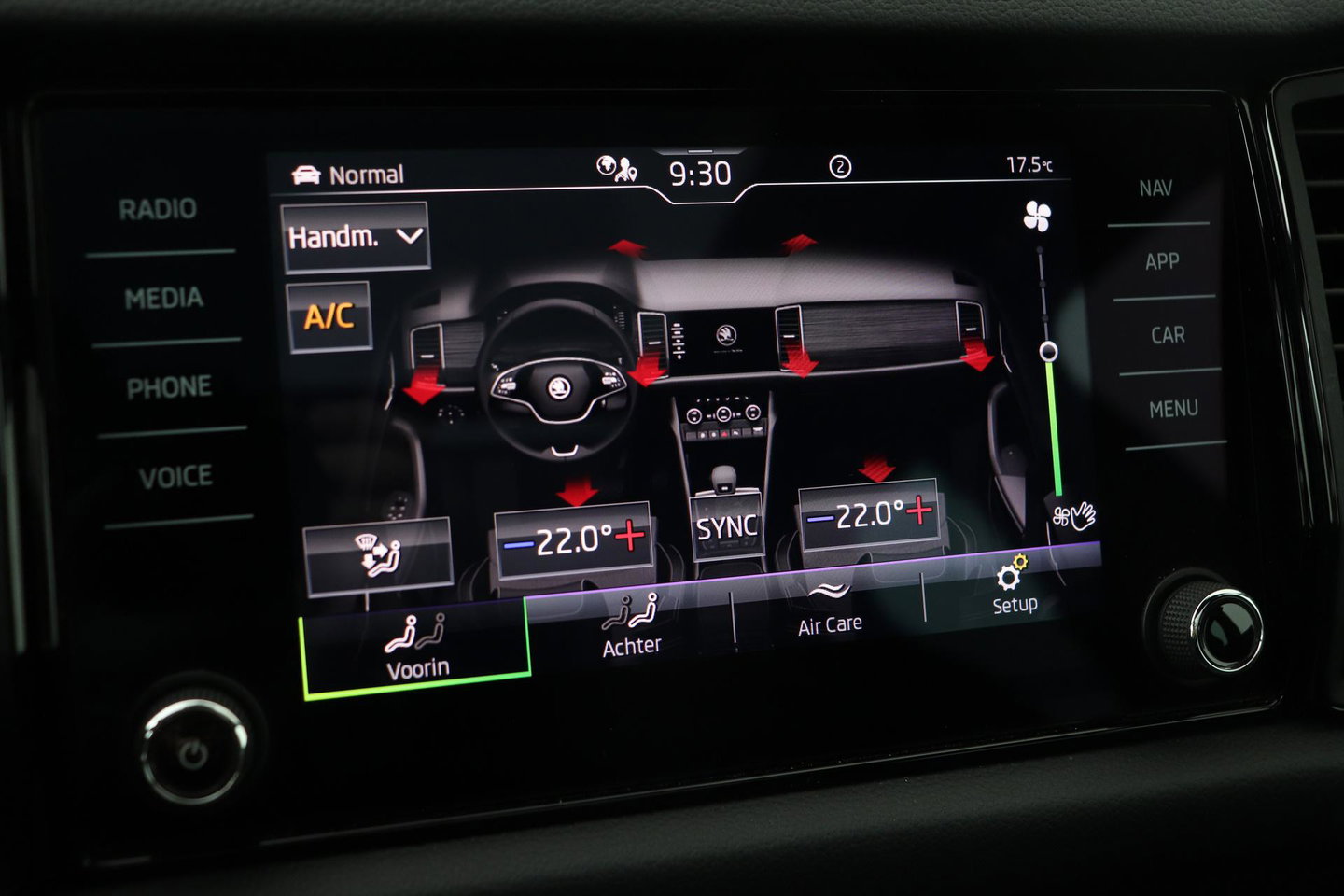 Škoda Kodiaq 1.5 TSI Sportline Business 7p. | Panoramadak | ACC | Trekhaak | Keyless | Stoel+Stuurverwarming | Camera | Lane Assist