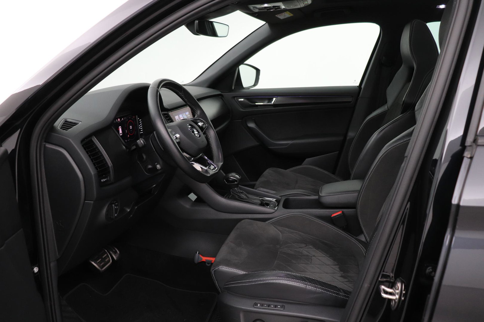 Škoda Kodiaq 1.5 TSI Sportline Business 7p. | Panoramadak | ACC | Trekhaak | Keyless | Stoel+Stuurverwarming | Camera | Lane Assist