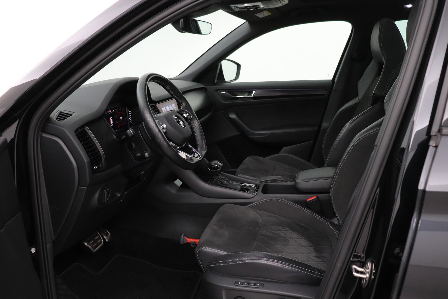 Škoda Kodiaq 1.5 TSI Sportline Business 7p. | Panoramadak | ACC | Trekhaak | Keyless | Stoel+Stuurverwarming | Camera | Lane Assist