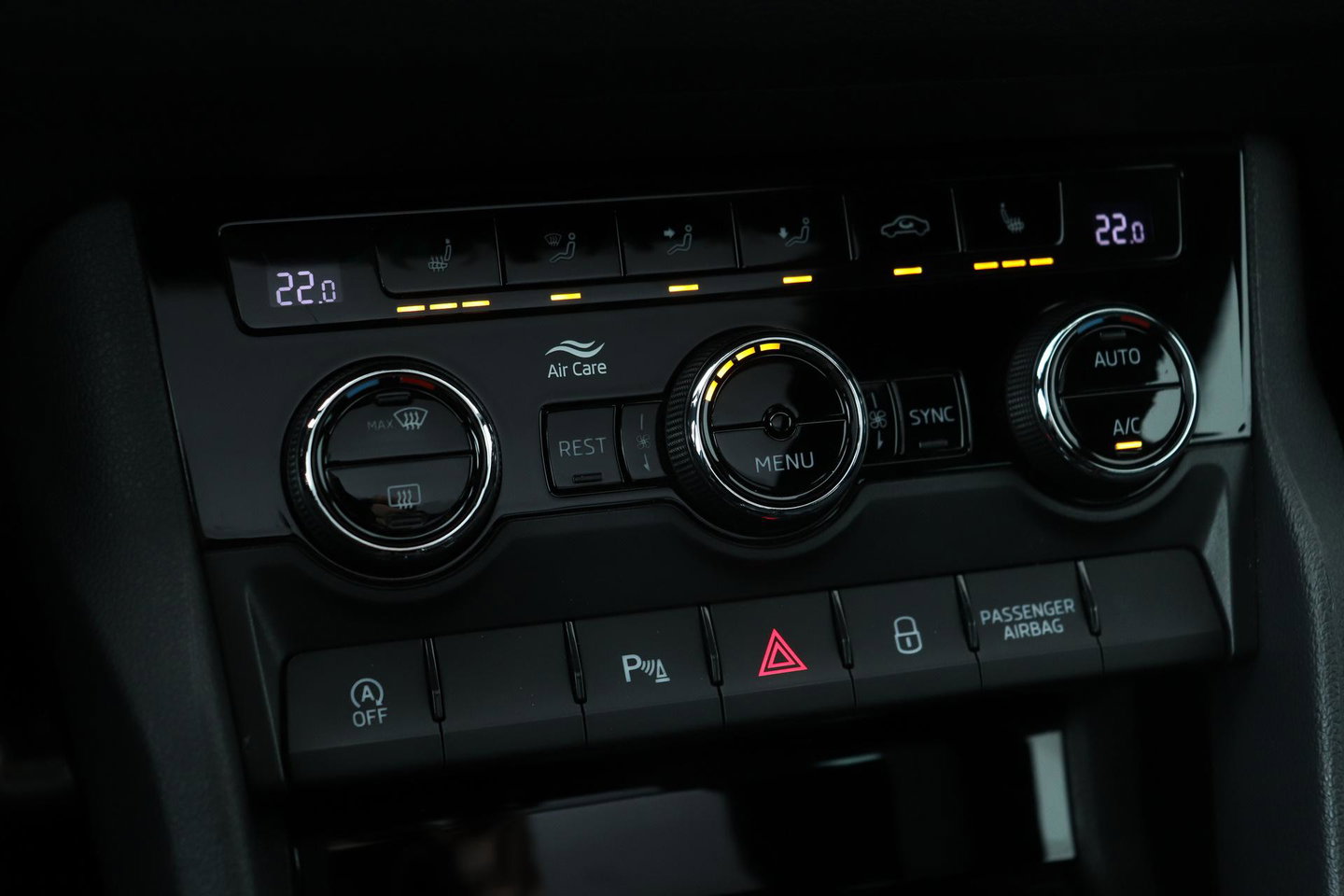 Škoda Kodiaq 1.5 TSI Sportline Business 7p. | Panoramadak | ACC | Trekhaak | Keyless | Stoel+Stuurverwarming | Camera | Lane Assist