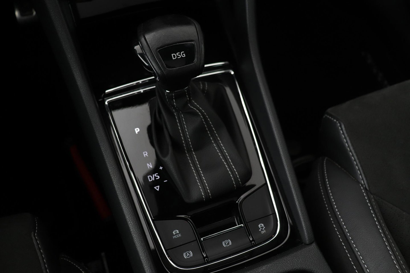 Škoda Kodiaq 1.5 TSI Sportline Business 7p. | Panoramadak | ACC | Trekhaak | Keyless | Stoel+Stuurverwarming | Camera | Lane Assist