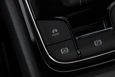 Škoda Kodiaq 1.5 TSI Sportline Business 7p. | Panoramadak | ACC | Trekhaak | Keyless | Stoel+Stuurverwarming | Camera | Lane Assist