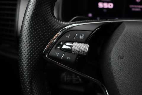 Škoda Kodiaq 1.5 TSI Sportline Business 7p. | Panoramadak | ACC | Trekhaak | Keyless | Stoel+Stuurverwarming | Camera | Lane Assist
