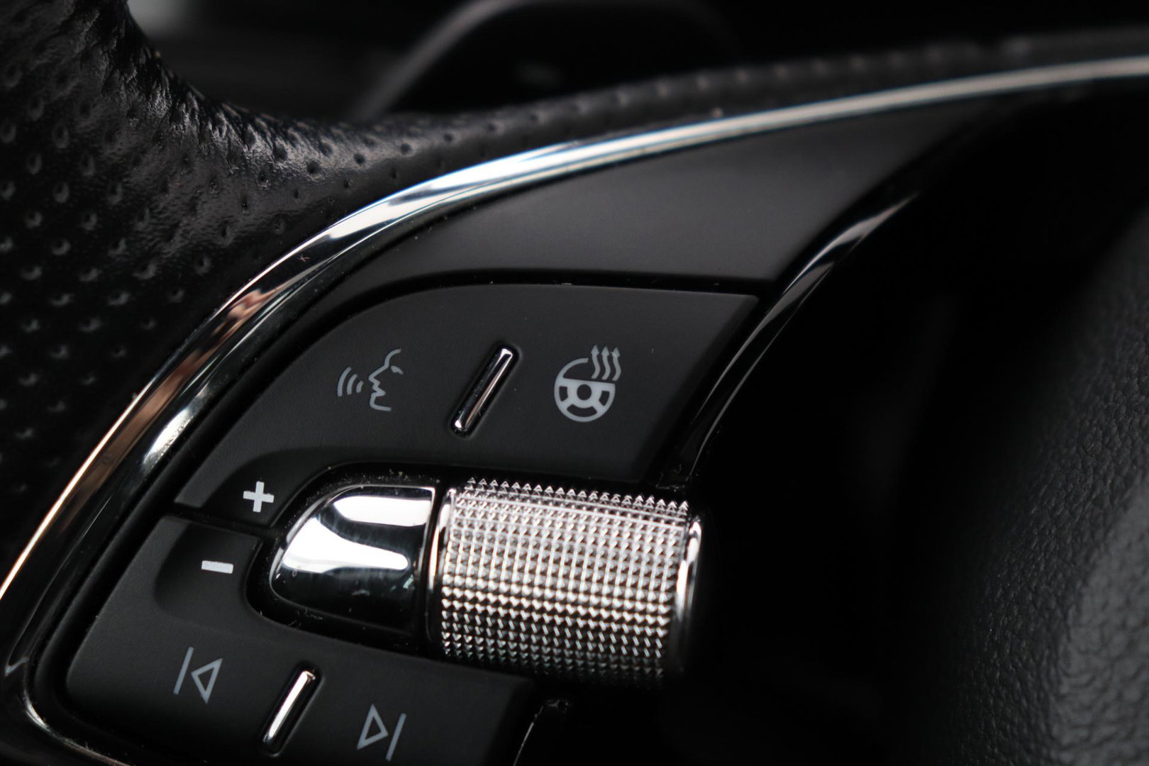 Škoda Kodiaq 1.5 TSI Sportline Business 7p. | Panoramadak | ACC | Trekhaak | Keyless | Stoel+Stuurverwarming | Camera | Lane Assist