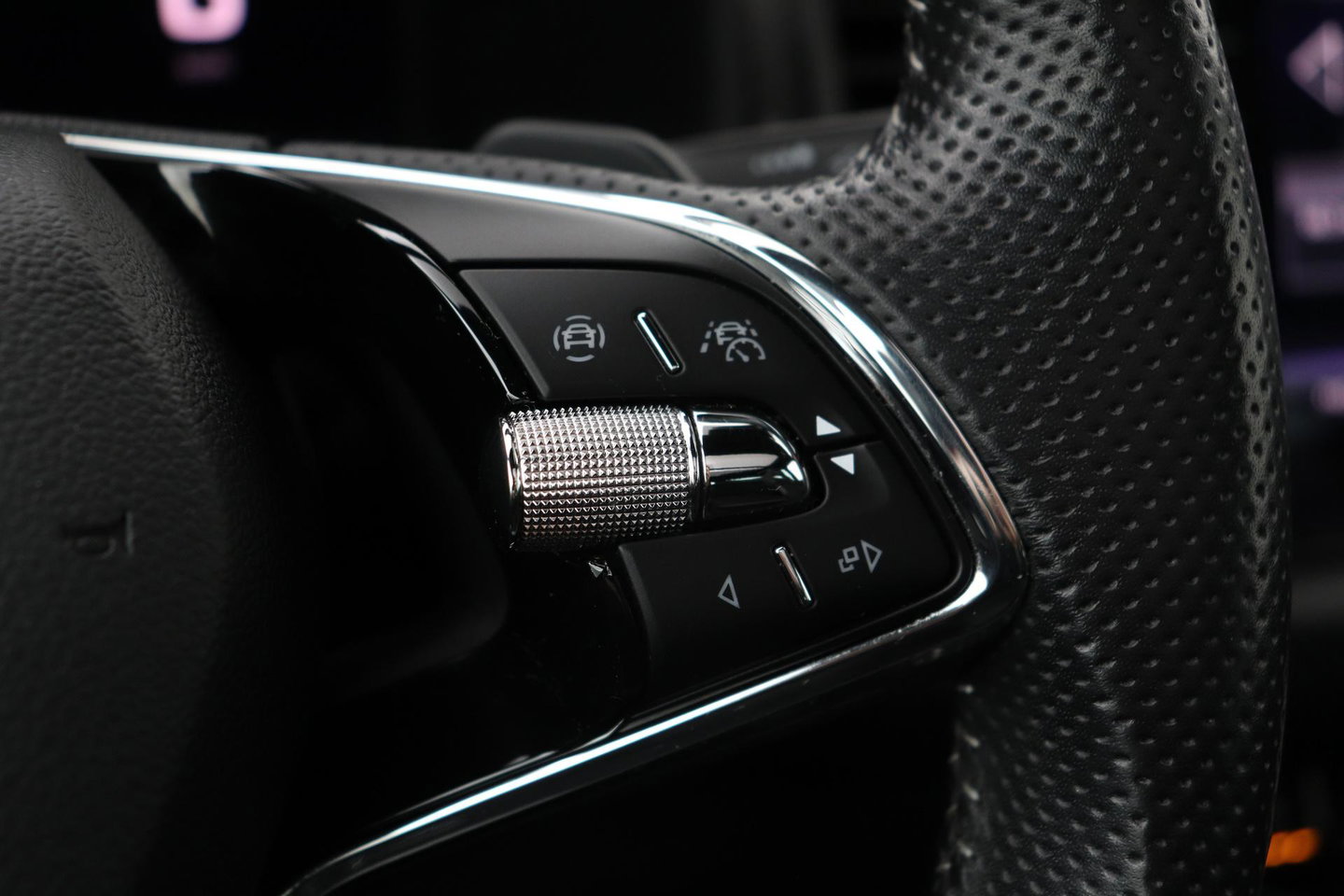 Škoda Kodiaq 1.5 TSI Sportline Business 7p. | Panoramadak | ACC | Trekhaak | Keyless | Stoel+Stuurverwarming | Camera | Lane Assist