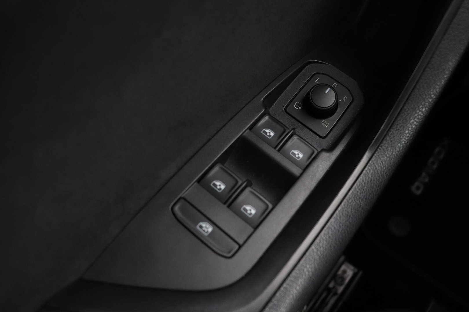Škoda Kodiaq 1.5 TSI Sportline Business 7p. | Panoramadak | ACC | Trekhaak | Keyless | Stoel+Stuurverwarming | Camera | Lane Assist