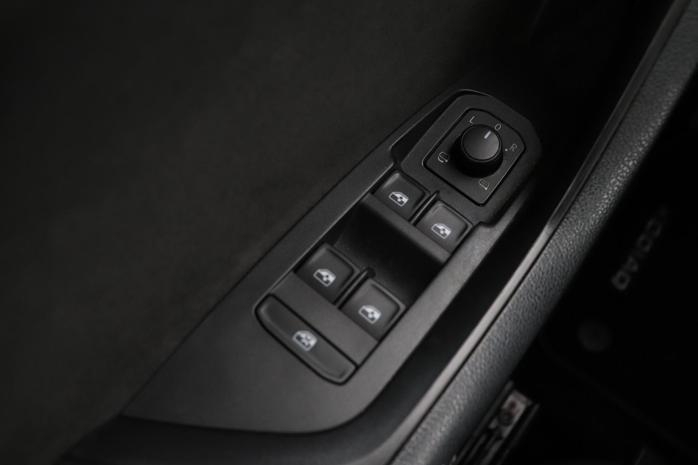 Škoda Kodiaq 1.5 TSI Sportline Business 7p. | Panoramadak | ACC | Trekhaak | Keyless | Stoel+Stuurverwarming | Camera | Lane Assist