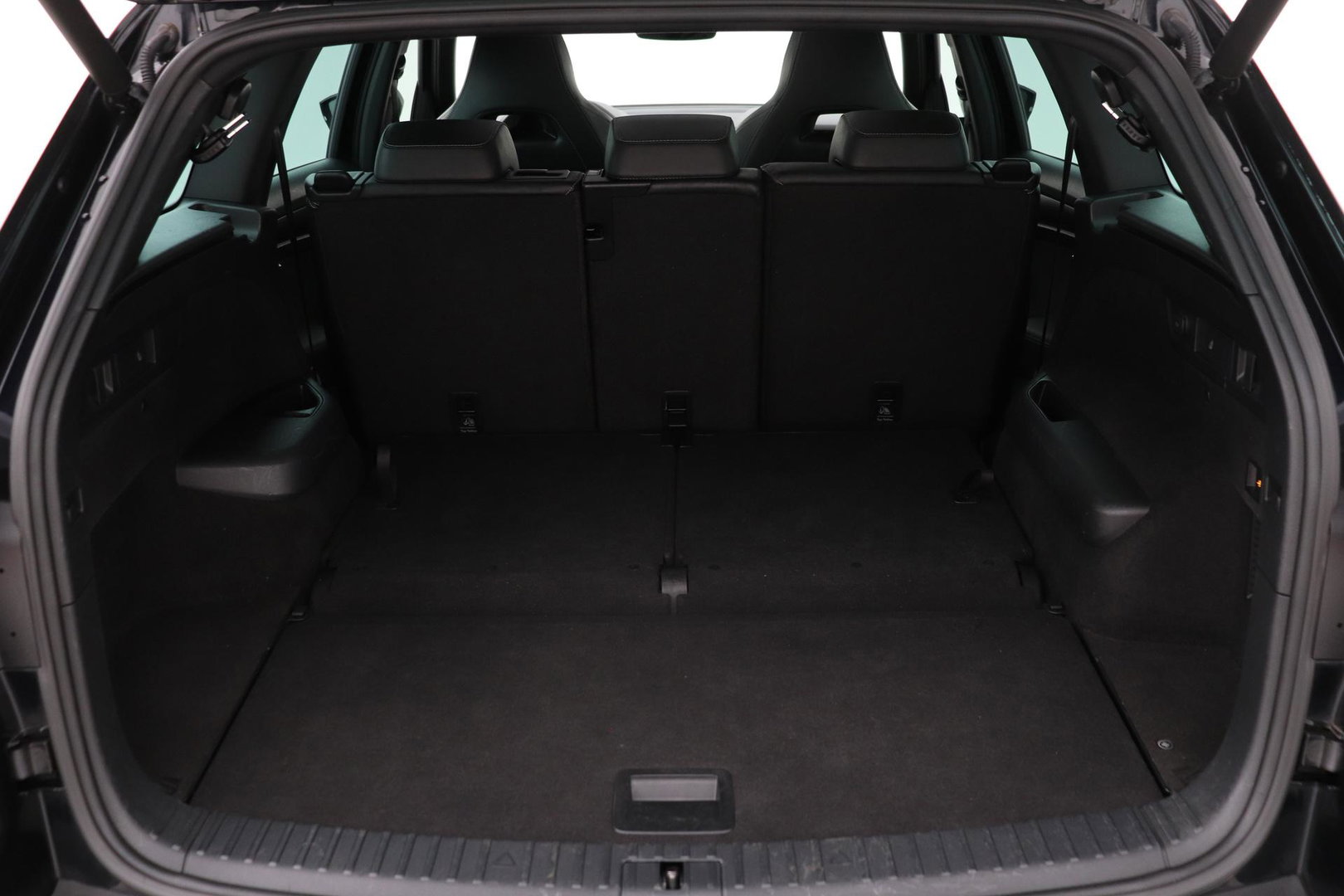 Škoda Kodiaq 1.5 TSI Sportline Business 7p. | Panoramadak | ACC | Trekhaak | Keyless | Stoel+Stuurverwarming | Camera | Lane Assist