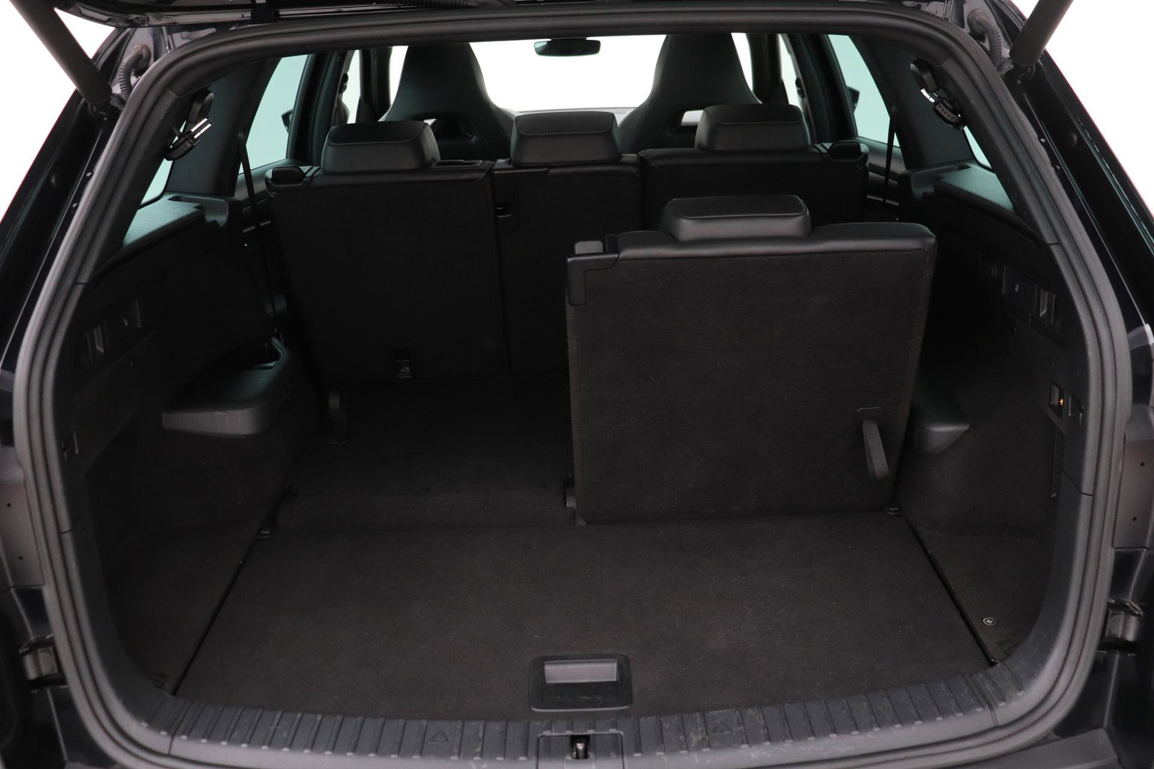 Škoda Kodiaq 1.5 TSI Sportline Business 7p. | Panoramadak | ACC | Trekhaak | Keyless | Stoel+Stuurverwarming | Camera | Lane Assist