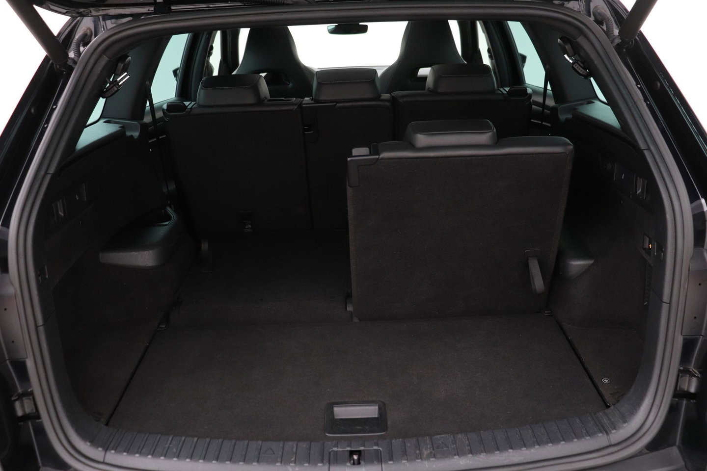 Škoda Kodiaq 1.5 TSI Sportline Business 7p. | Panoramadak | ACC | Trekhaak | Keyless | Stoel+Stuurverwarming | Camera | Lane Assist