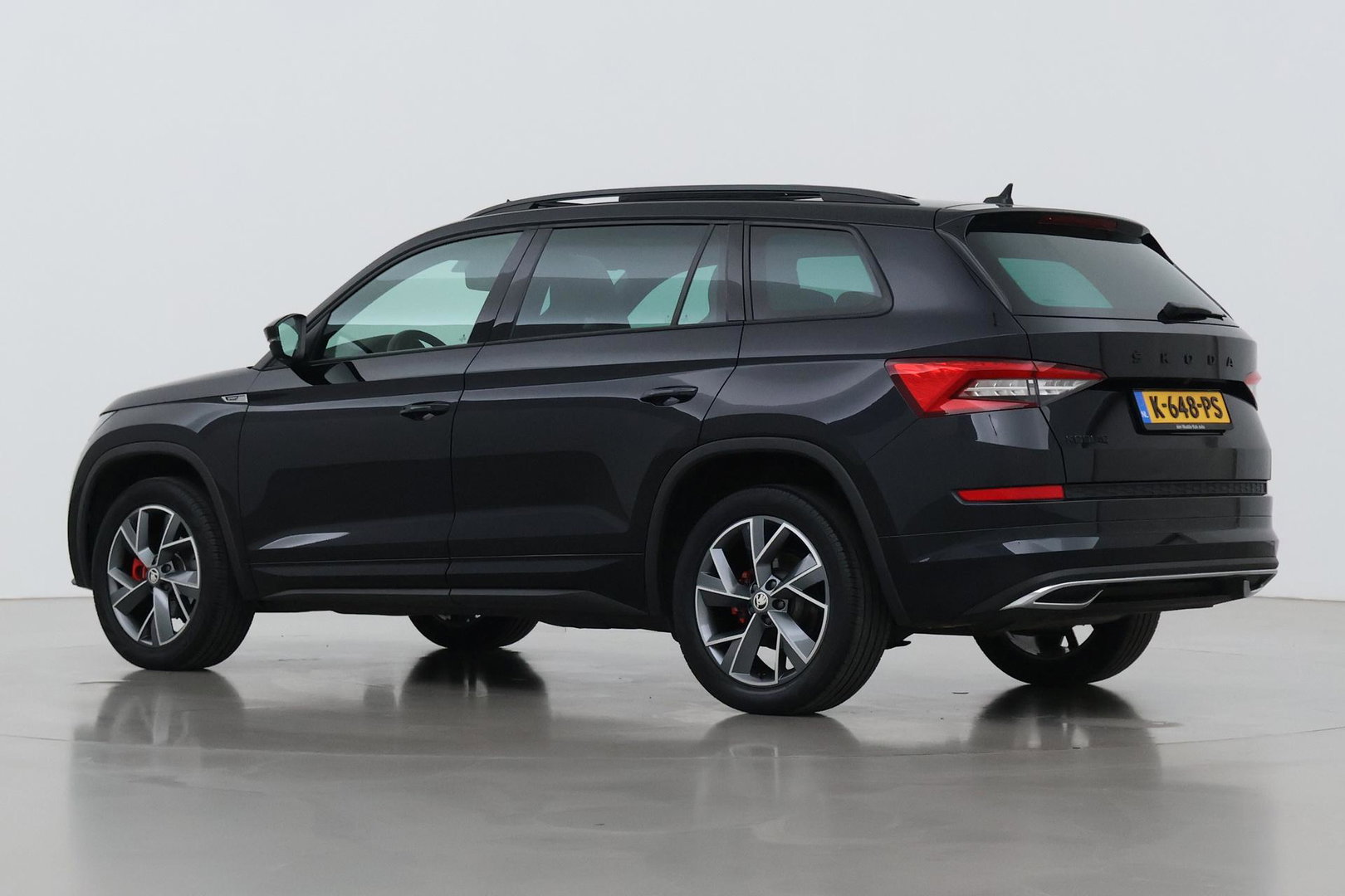 Škoda Kodiaq 1.5 TSI Sportline Business 7p. | Panoramadak | ACC | Trekhaak | Keyless | Stoel+Stuurverwarming | Camera | Lane Assist