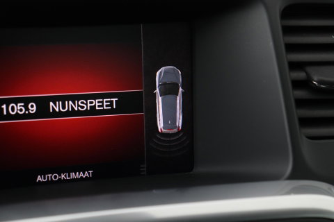 Volvo V60 T4 Business Sport R-Design | Trekhaak | Stoelverwarming | Navigatie | Cruise Control | 18 Inch
