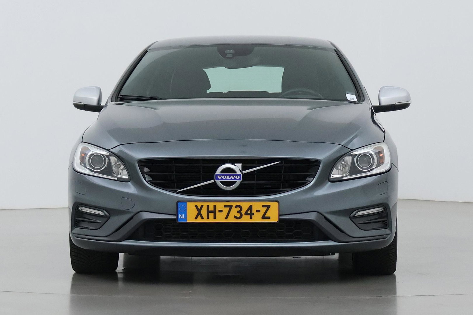 Volvo V60 T4 Business Sport R-Design | Trekhaak | Stoelverwarming | Navigatie | Cruise Control | 18 Inch