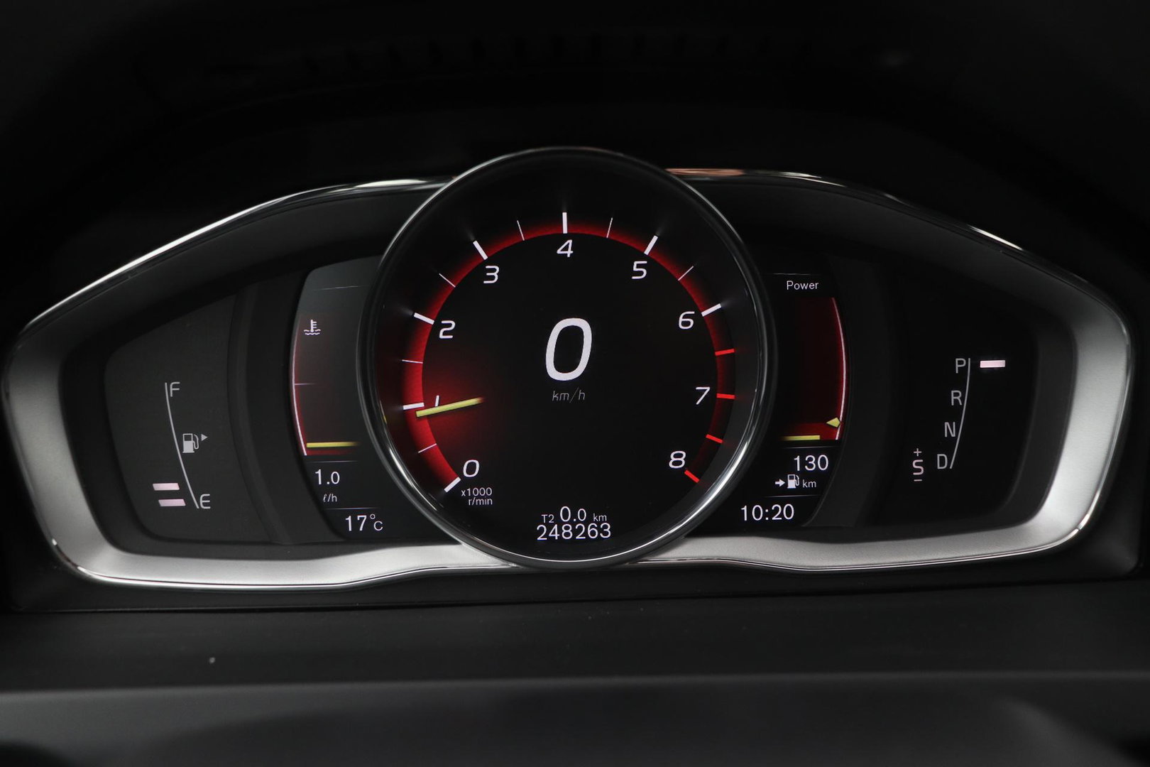 Volvo V60 T4 Business Sport R-Design | Trekhaak | Stoelverwarming | Navigatie | Cruise Control | 18 Inch