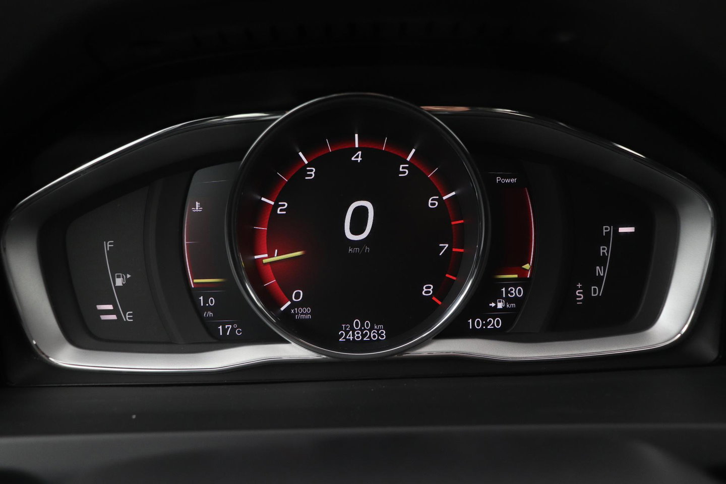Volvo V60 T4 Business Sport R-Design | Trekhaak | Stoelverwarming | Navigatie | Cruise Control | 18 Inch