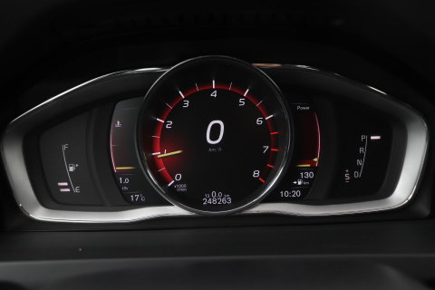 Volvo V60 T4 Business Sport R-Design | Trekhaak | Stoelverwarming | Navigatie | Cruise Control | 18 Inch