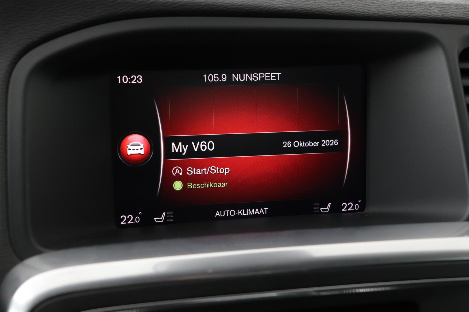 Volvo V60 T4 Business Sport R-Design | Trekhaak | Stoelverwarming | Navigatie | Cruise Control | 18 Inch