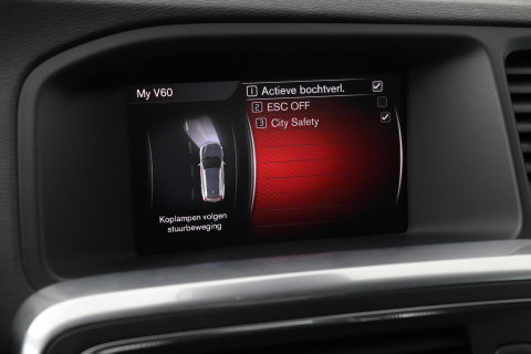 Volvo V60 T4 Business Sport R-Design | Trekhaak | Stoelverwarming | Navigatie | Cruise Control | 18 Inch