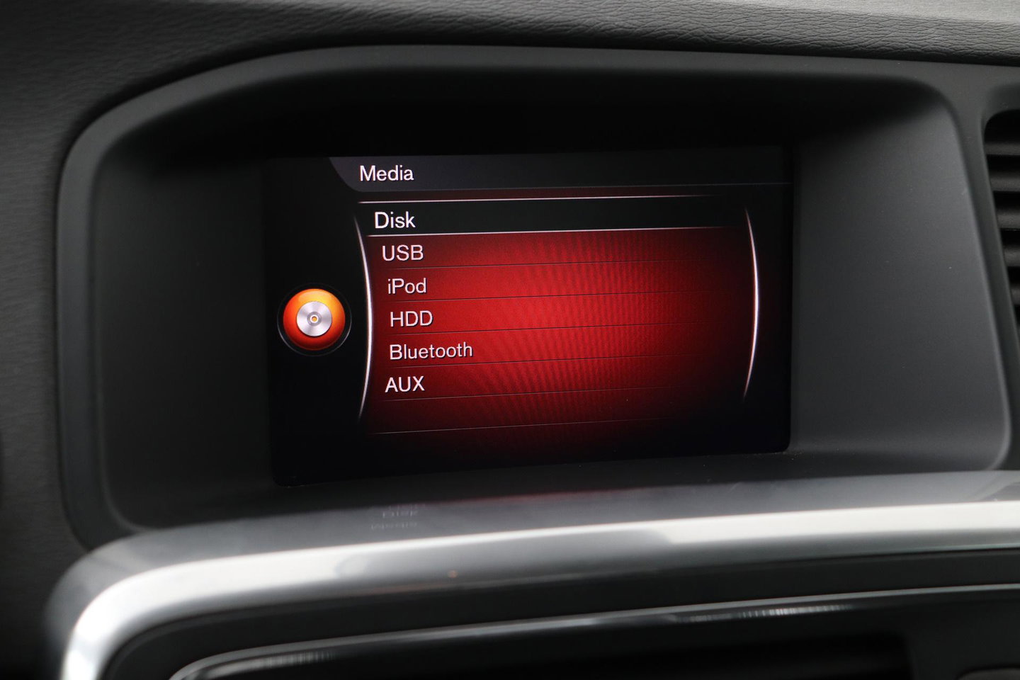 Volvo V60 T4 Business Sport R-Design | Trekhaak | Stoelverwarming | Navigatie | Cruise Control | 18 Inch